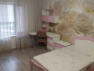 Apartament cu 2 camere, 56 m², Botanica, Chișinău foto 4