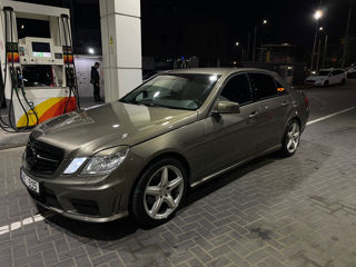 Mercedes E-Class foto 1