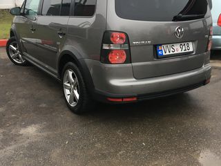 Volkswagen Touran foto 7