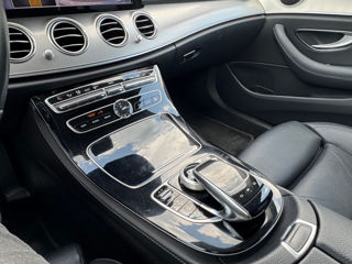 Mercedes E-Class фото 12