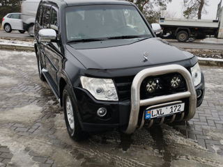 Mitsubishi Pajero foto 4