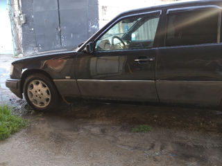 Mercedes Series (W124) foto 9