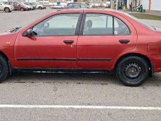 Nissan almera 1.4 foto 3