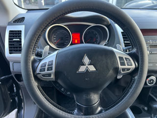 Mitsubishi Outlander foto 9