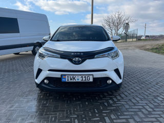 Toyota C-HR foto 4