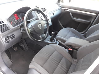 Volkswagen Touran foto 6