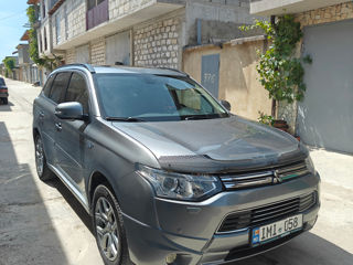 Mitsubishi Outlander foto 3