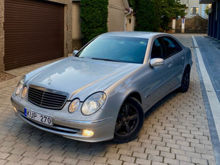 Mercedes E-Class foto 1