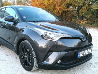 Toyota C-HR foto 2