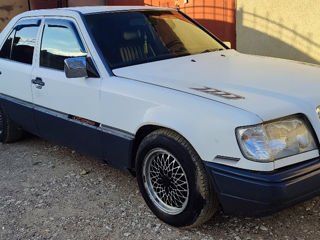 Mercedes Series (W124)