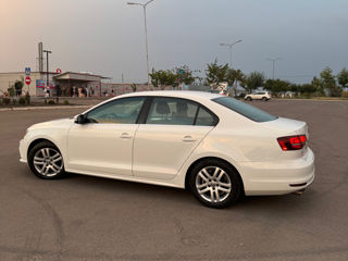 Volkswagen Jetta foto 4