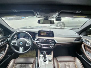 BMW 5 Series foto 5