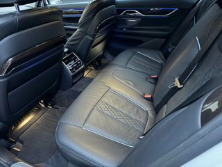 BMW 7 Series foto 8