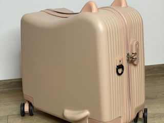 Детский чемодан на котором можно ездить . foto 5