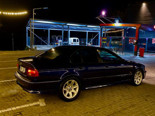 BMW 5 Series foto 3