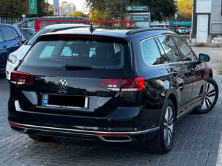 Volkswagen Passat foto 3