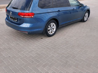 Volkswagen Passat foto 3