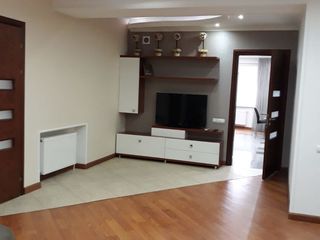 Apartament cu 2 camere, 90 m², Centru, Chișinău foto 5