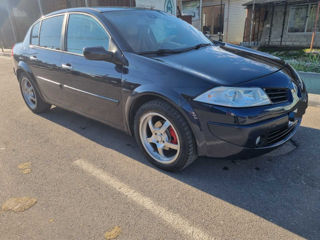 Renault Megane foto 2