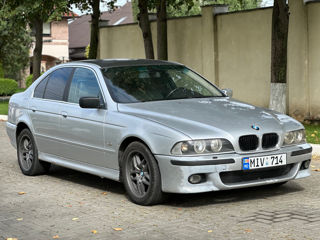 BMW 5 Series foto 3