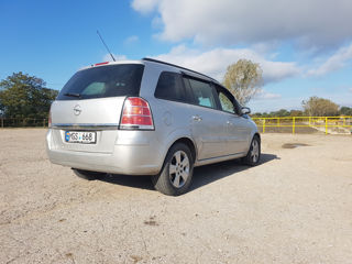 Opel Zafira foto 1