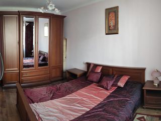 Apartament cu 2 camere, 54 m², Centru, Chișinău foto 2