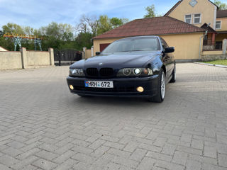 BMW 5 Series foto 1