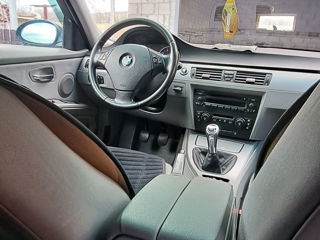 BMW 3 Series foto 2