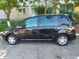 Volkswagen Touran foto 3