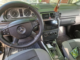 Mercedes B-Class foto 2