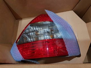 Vind fara din spate parte dreapta.Mercedes e-class 2007 Avangarde led.Noua.Originala de la mercedes foto 1