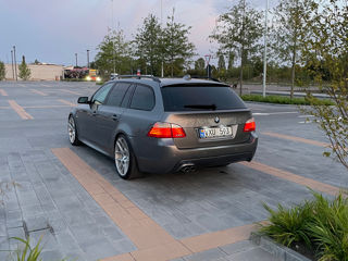 BMW 5 Series Touring foto 3