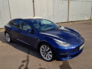 Tesla Model 3 foto 4