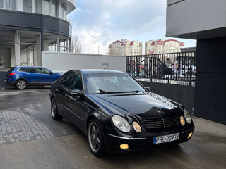 Mercedes E-Class foto 2