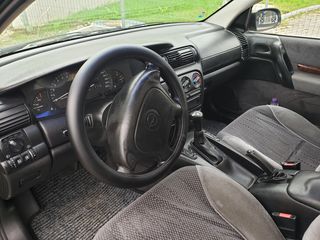 Opel Omega foto 6