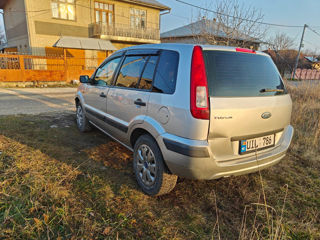 Ford Fusion foto 4