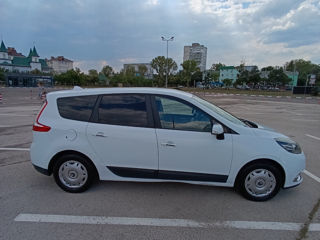 Renault Grand Scenic foto 2