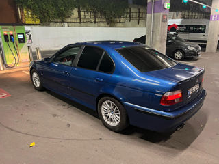 BMW 5 Series foto 3