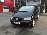 Volkswagen Sharan foto 1