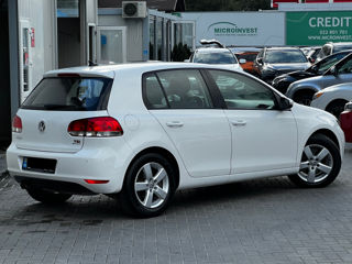 Volkswagen Touran foto 3