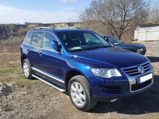 Volkswagen Touareg foto 1