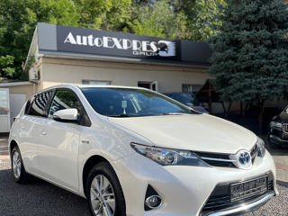 Toyota Auris foto 1