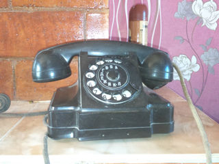 Ретро карболитовый  телефон 50 годов.