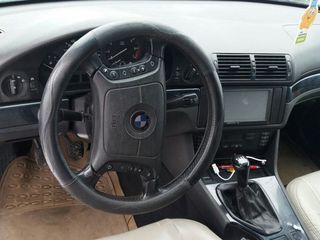 BMW 5 Series foto 3