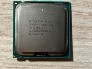 Vând procesor Intel Pentium Dual-Core