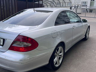 Mercedes CLK-Class foto 2