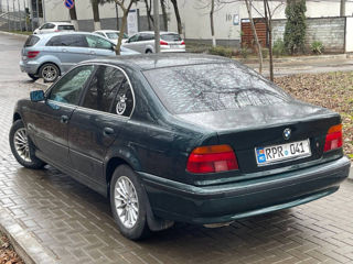 BMW 5 Series foto 4