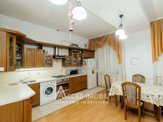 Apartament cu 3 camere, 110 m², Buiucani, Chișinău foto 1