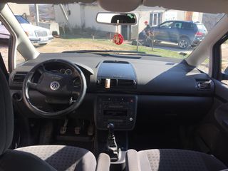 Volkswagen Sharan foto 2