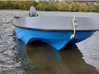 Vând barca cu motor model Kaiman 430